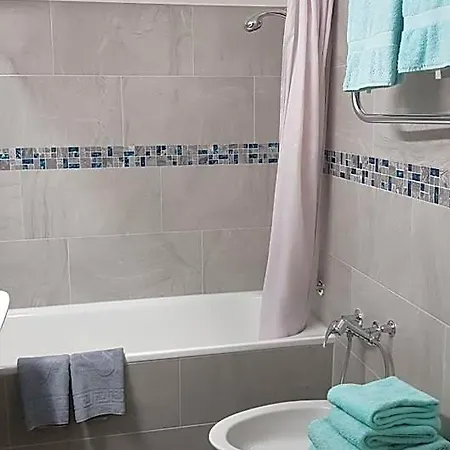 - Swimming Pool Available Aparthotel
