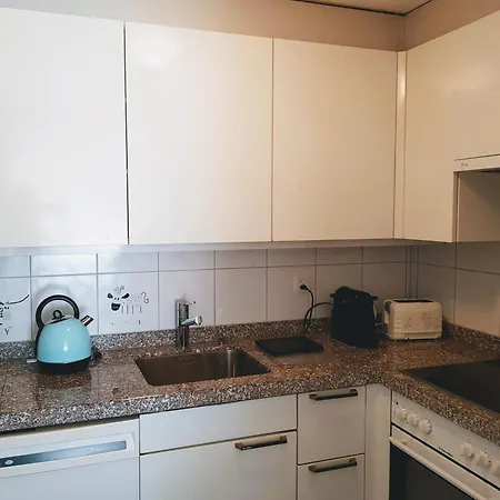 - Swimming Pool Available מלון דירות דאבוס